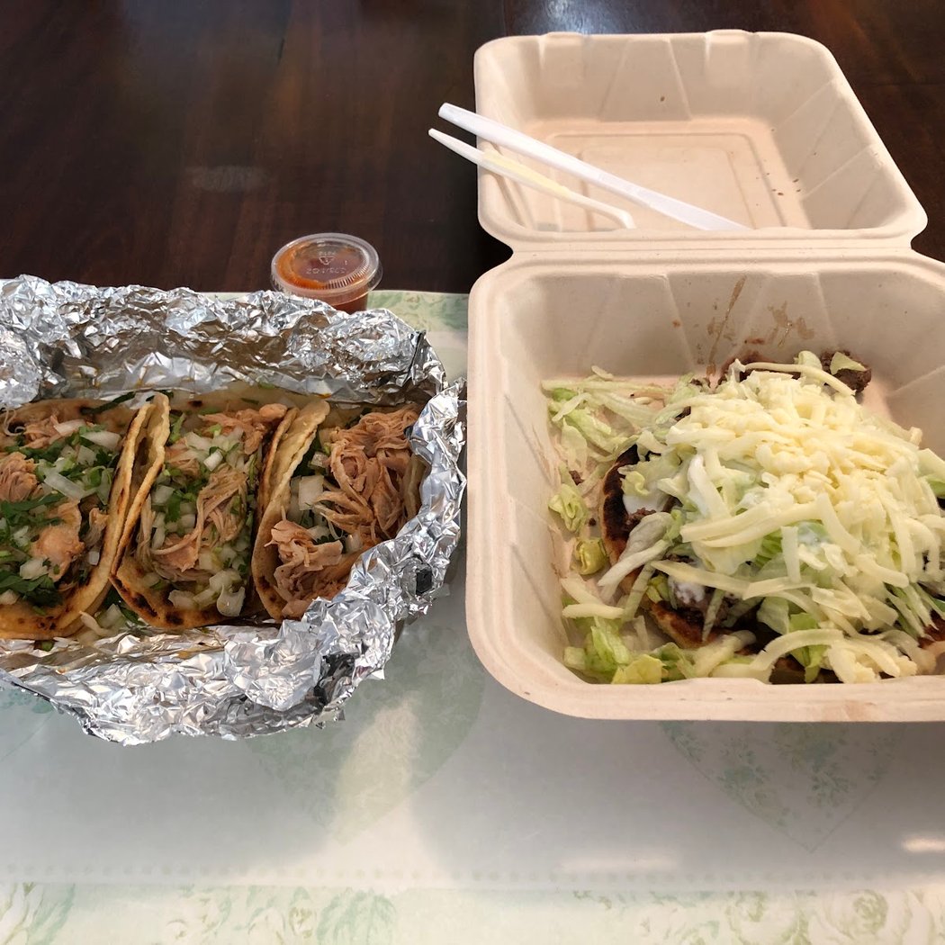 Los Cuates Taco Truck 1
