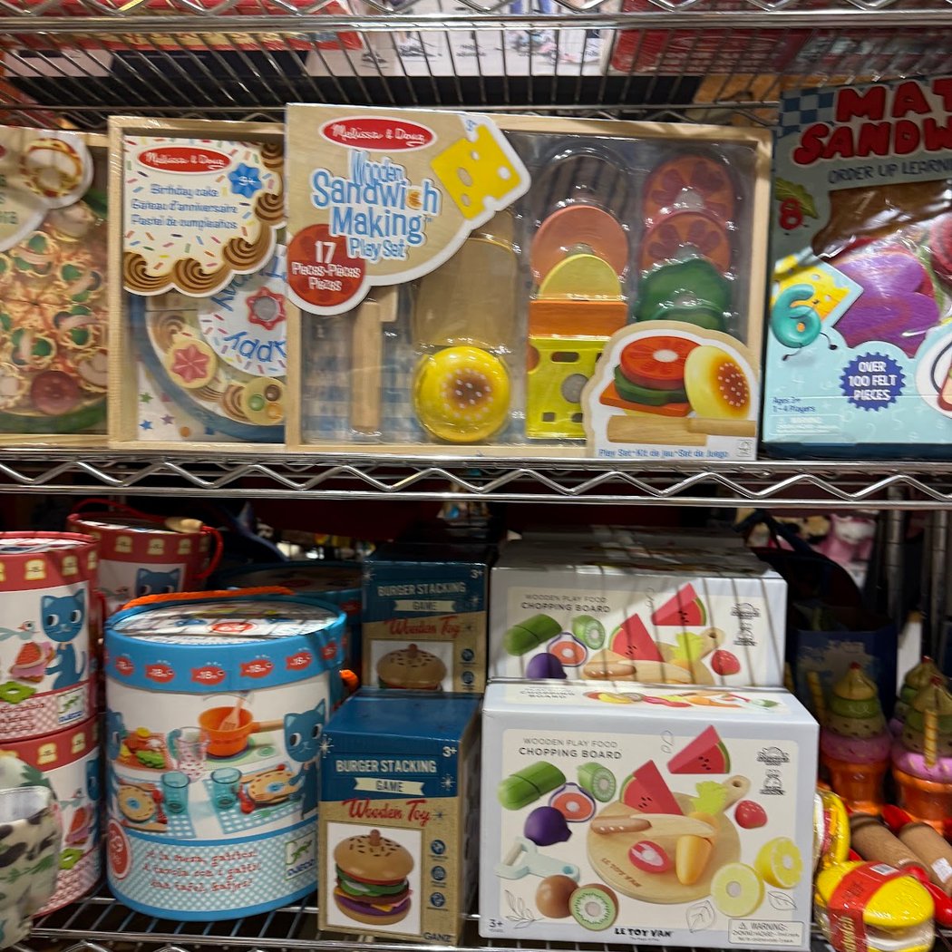 Little Things Toy Store 4