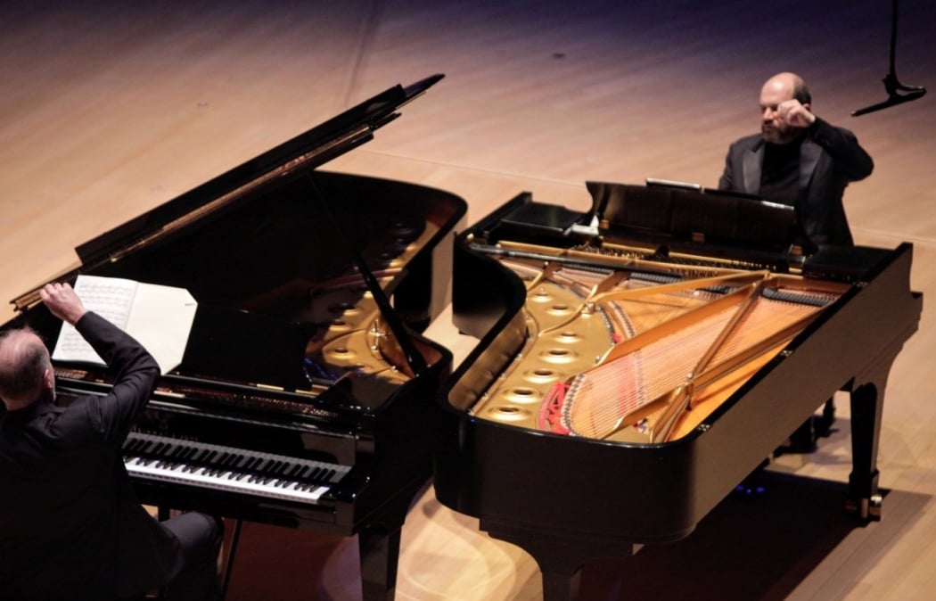 Dueling Piano Show