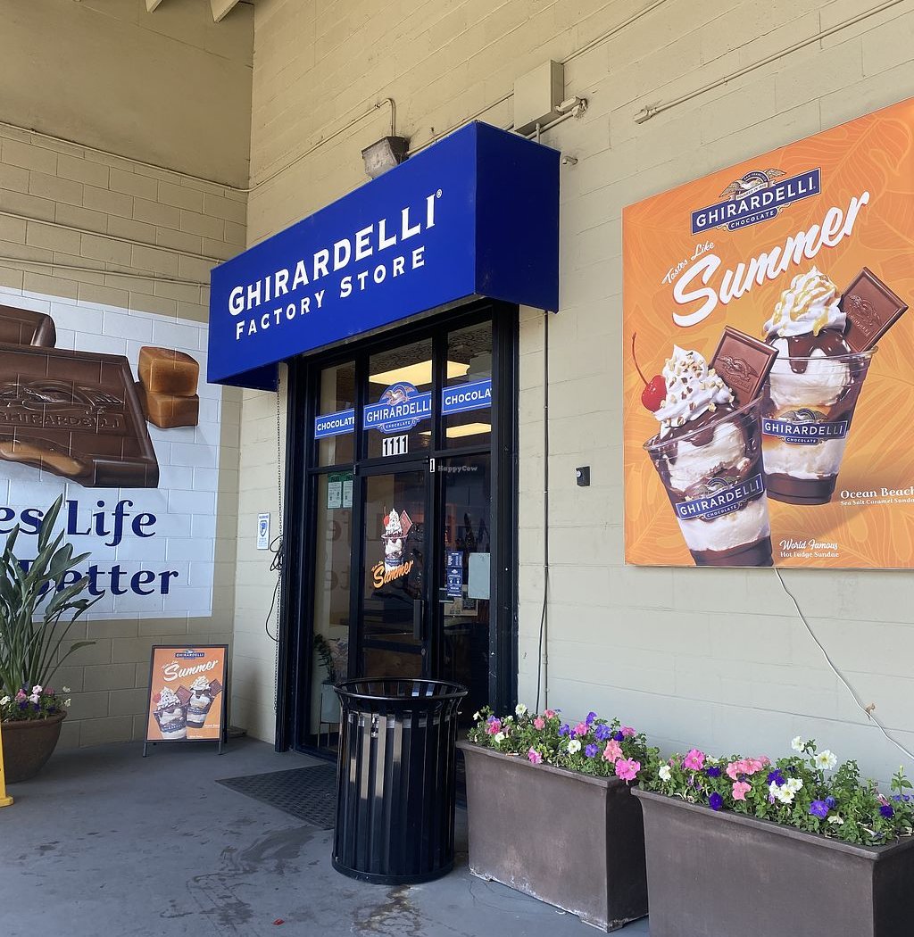Ghirardelli Ice Cream & Chocolate Factory Outlet 3