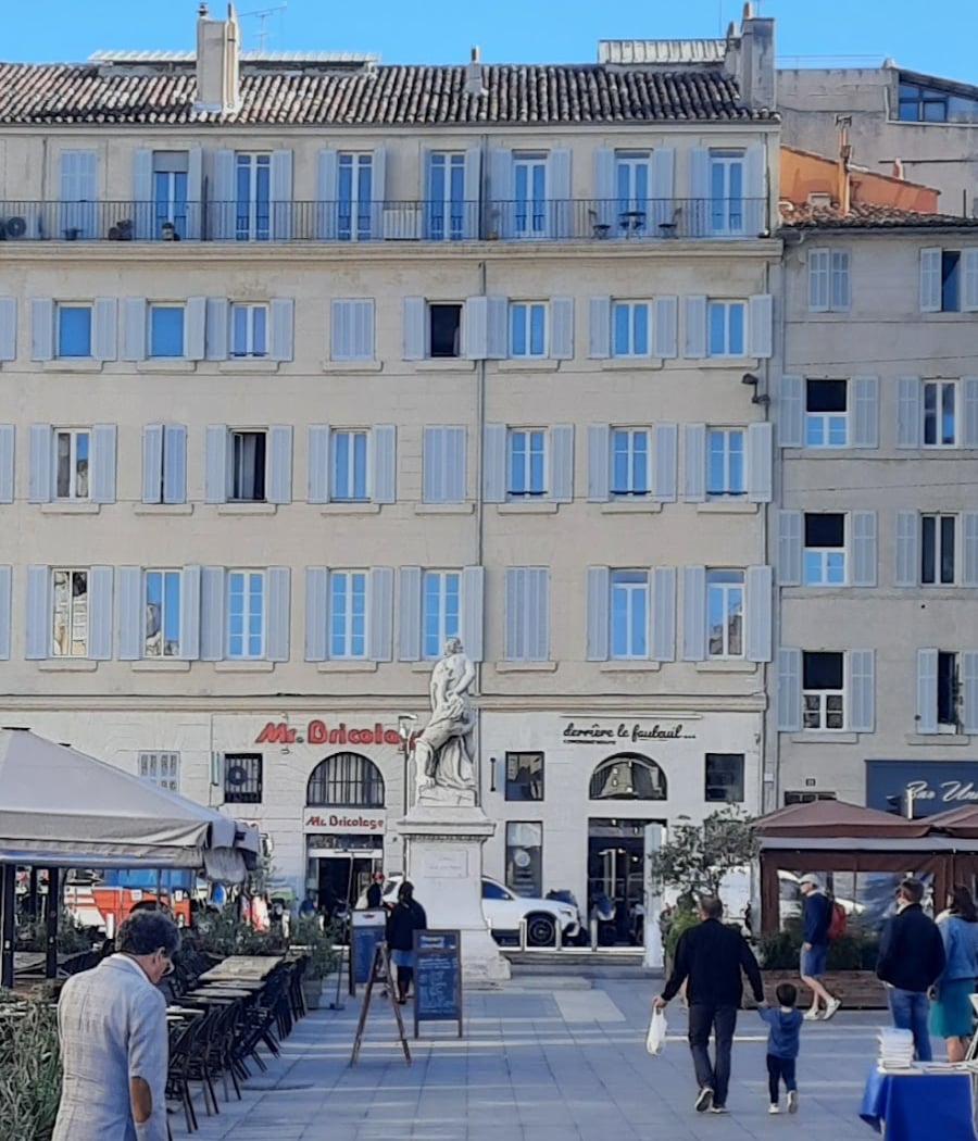 Cours Honoré d'Estienne d'Orves 2