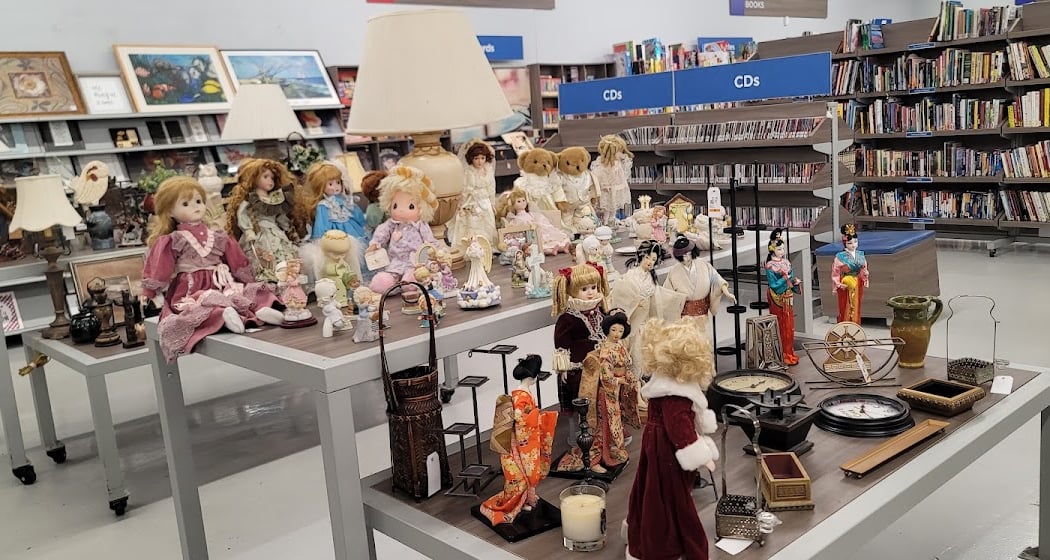 2nd Ave Thrift Store 1