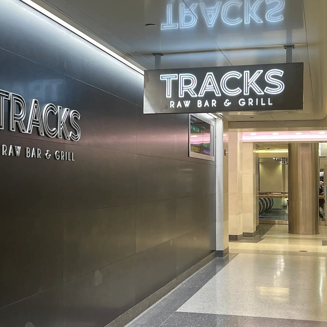 Tracks Bar & Grill 3
