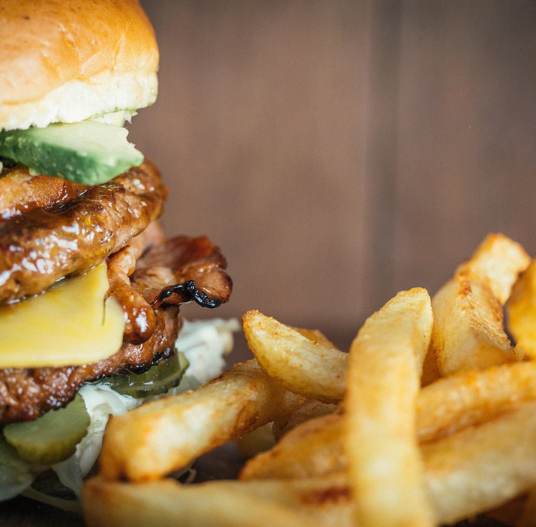 ACTION SPORT C@fé Burger restaurant Morzine 1