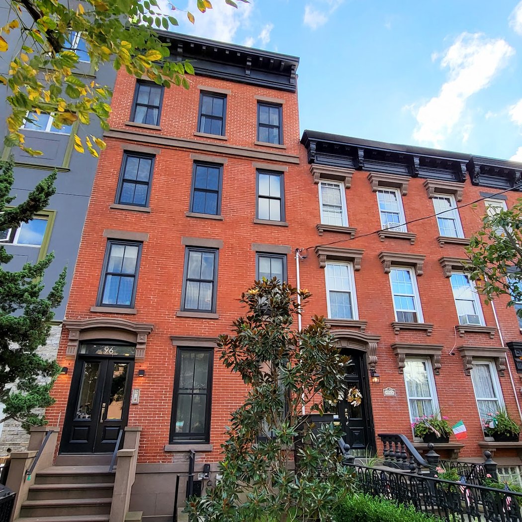 Court St 3