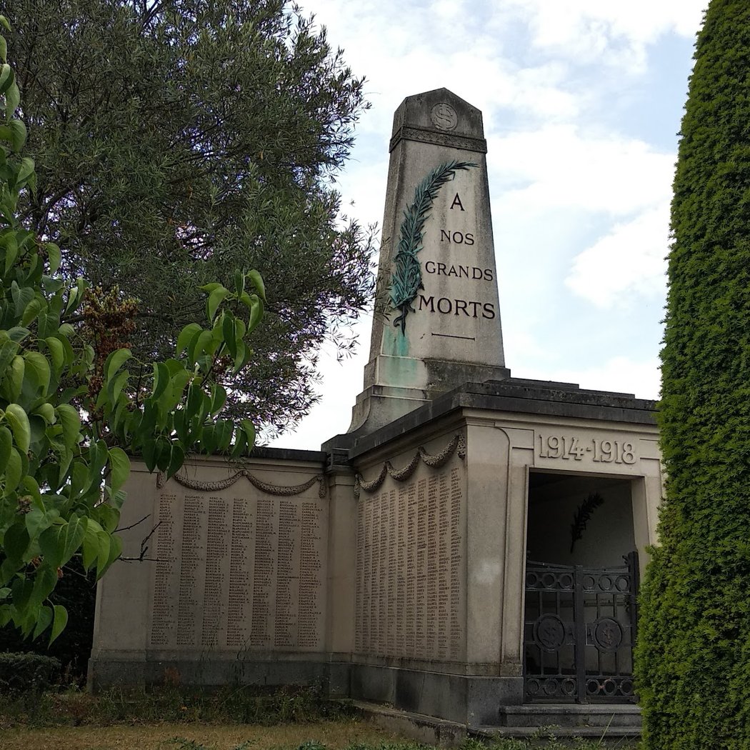 Monument aux morts 1914-18 d'Ivry-sur-Seine 2
