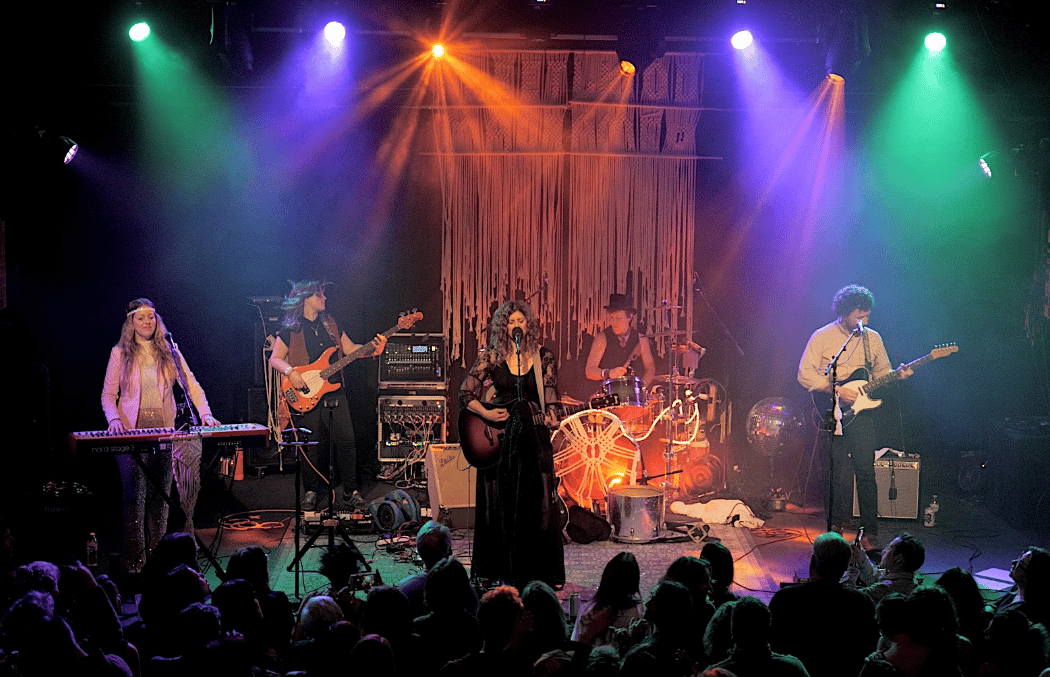Fleetwood Macramé 1