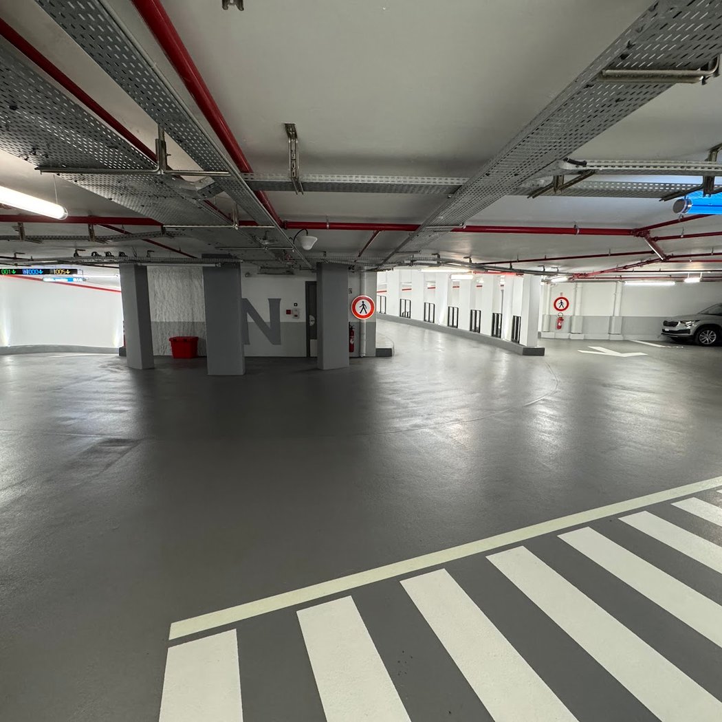 Parking des Salines (Av. Pasteur) 3