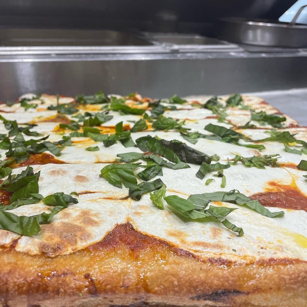 Greenpoint Original Pizza 3