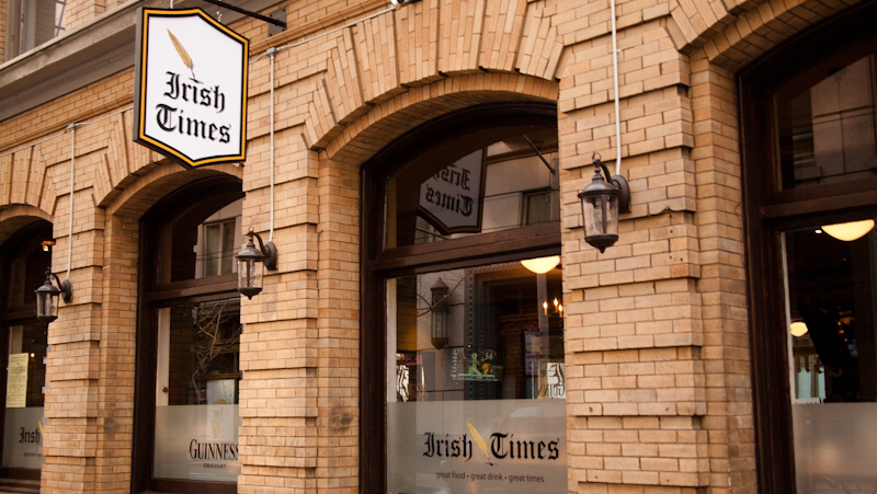 Irish New Year Bash: Free Champagne Toast 2