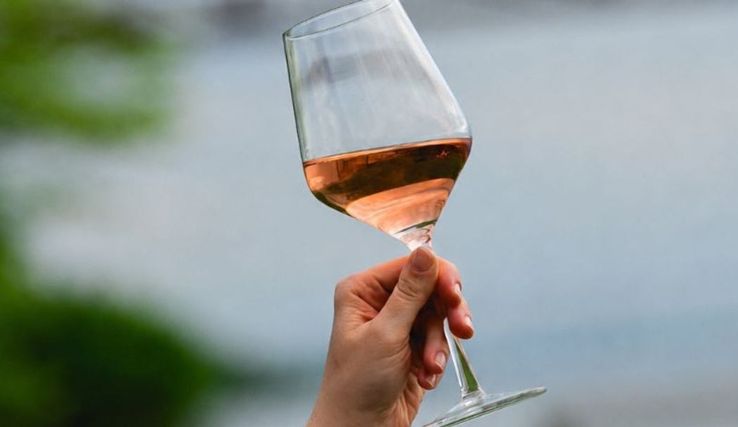 Hutton Rosé Social 1