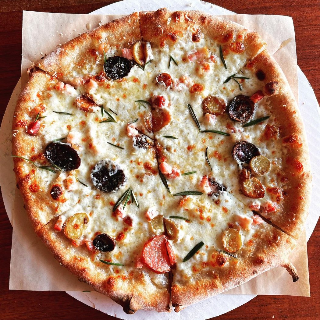 Myke's Pizza 2