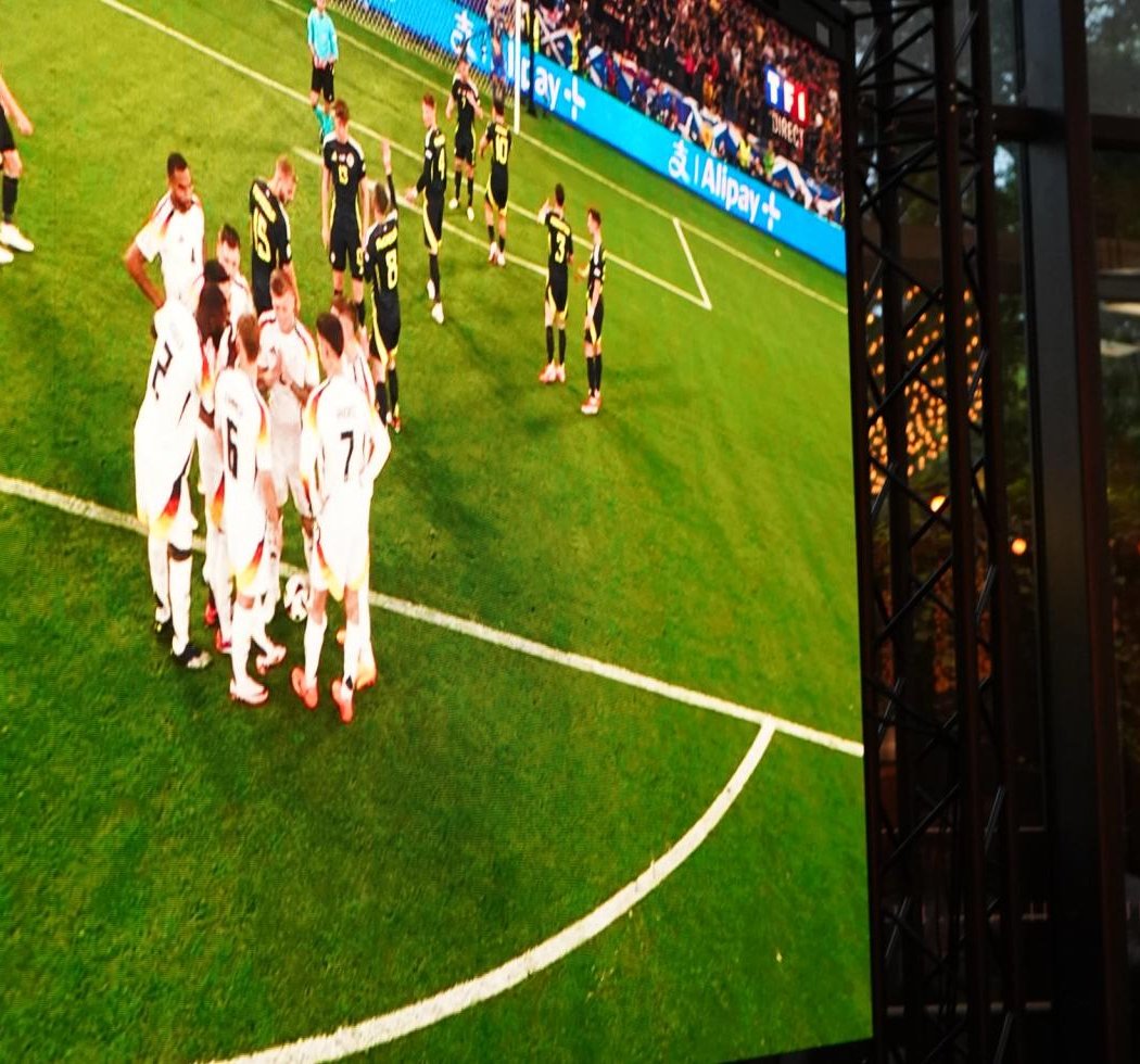 Ligue des Champions Match Viewing 1