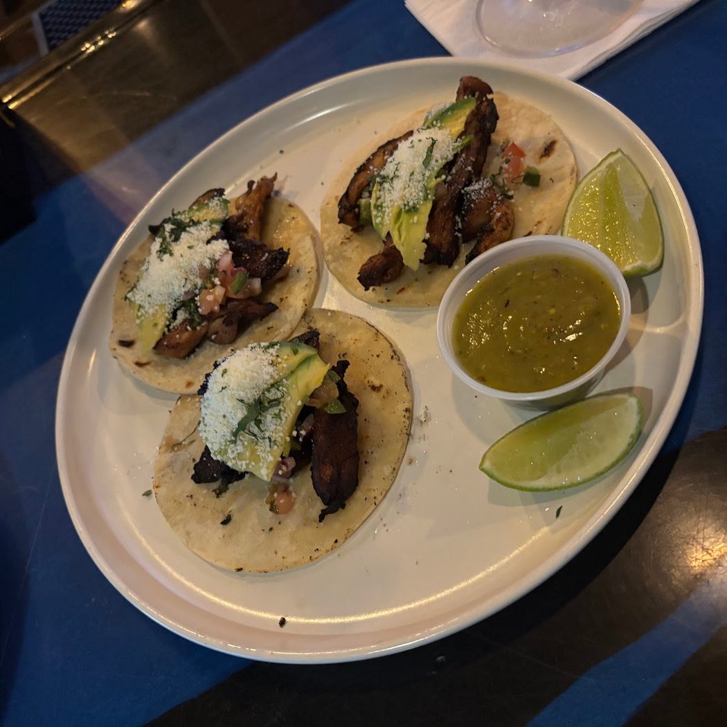 Hoa Restaurant & Lounge 2