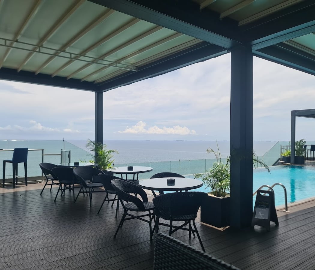 ON14 Rooftop Lounge & Bar 2
