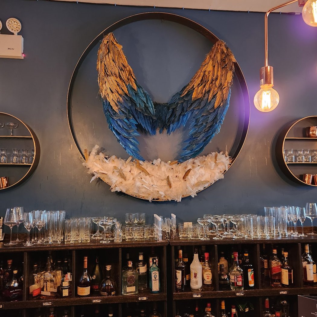 Lucky's Cocktail Lounge 1