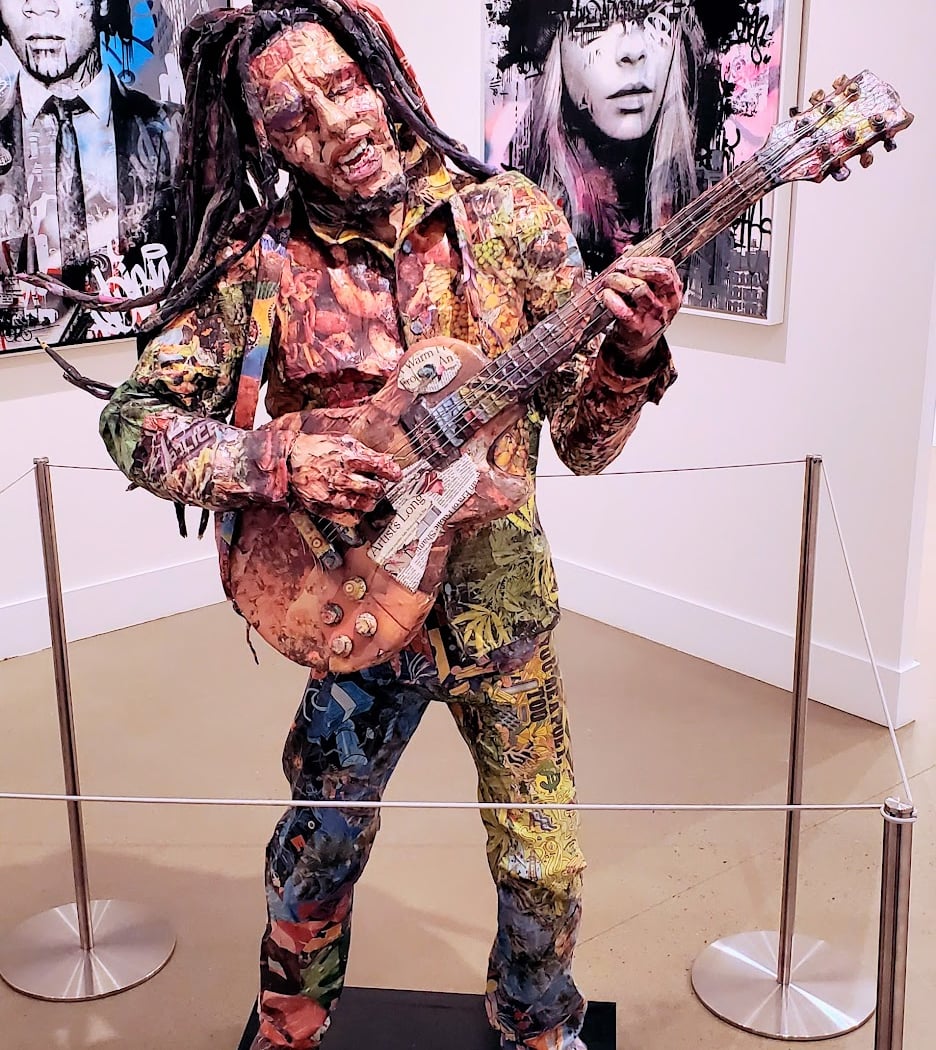 Avant Gallery 1