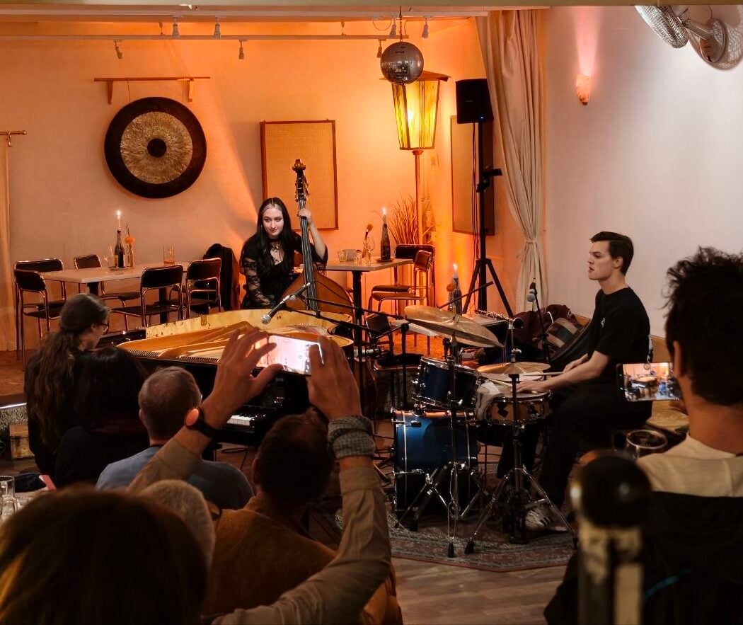 POINT OF DEPARTURE — Jazz Trio