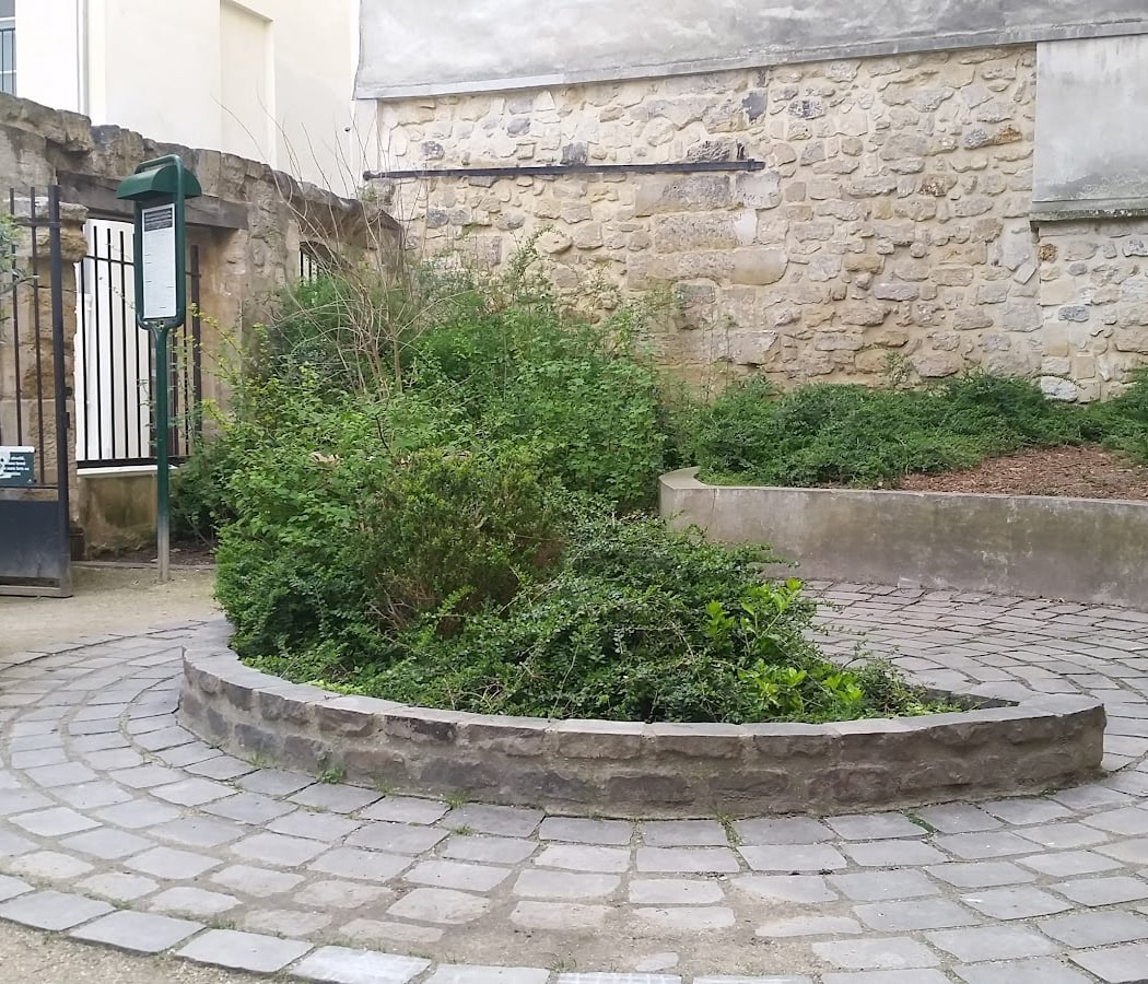 Madeleine-de-Scudéry Garden 2