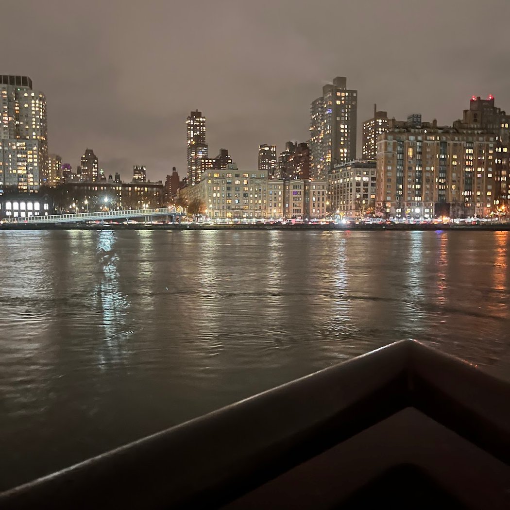 Roosevelt Island Ship Pier 3