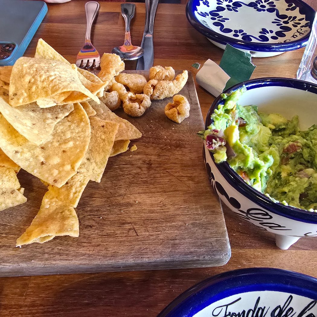 LA FONDA DE LOS CARNALITOS 3