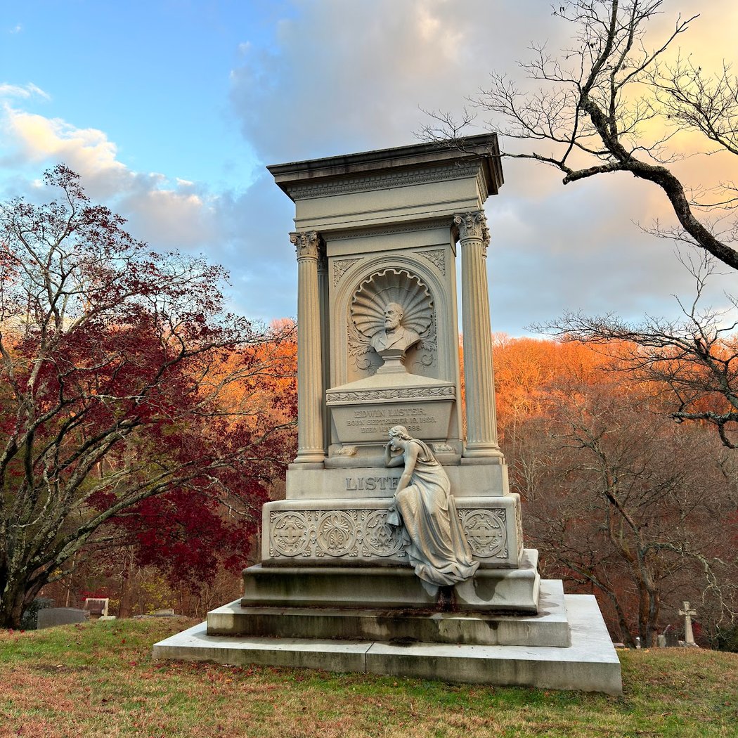 Night Tour of Sleepy Hollow Cemetery 1
