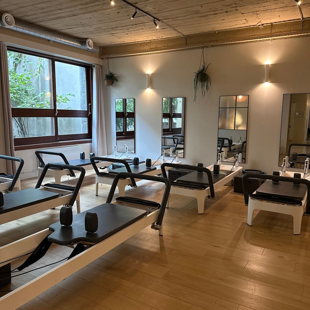 Aja House · Studio de Pilates Reformer, Yoga, Barre et Cardio 3