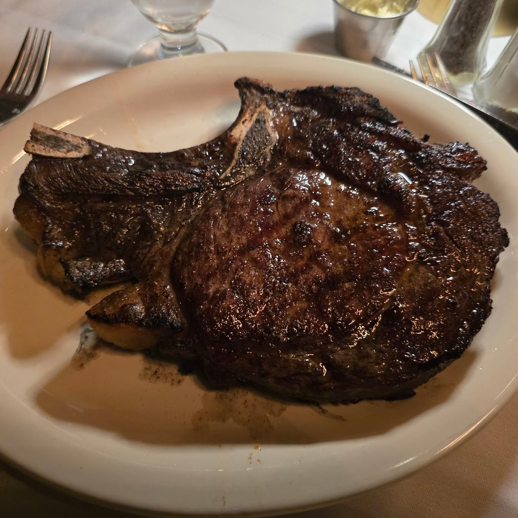 Dino & Harry's Steakhouse 3