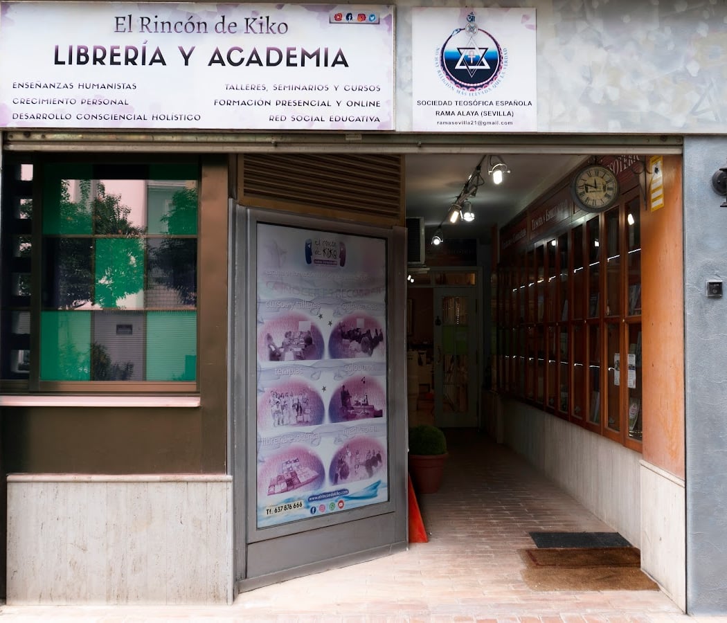 El Rincón de Kiko, Academia y Librería 2