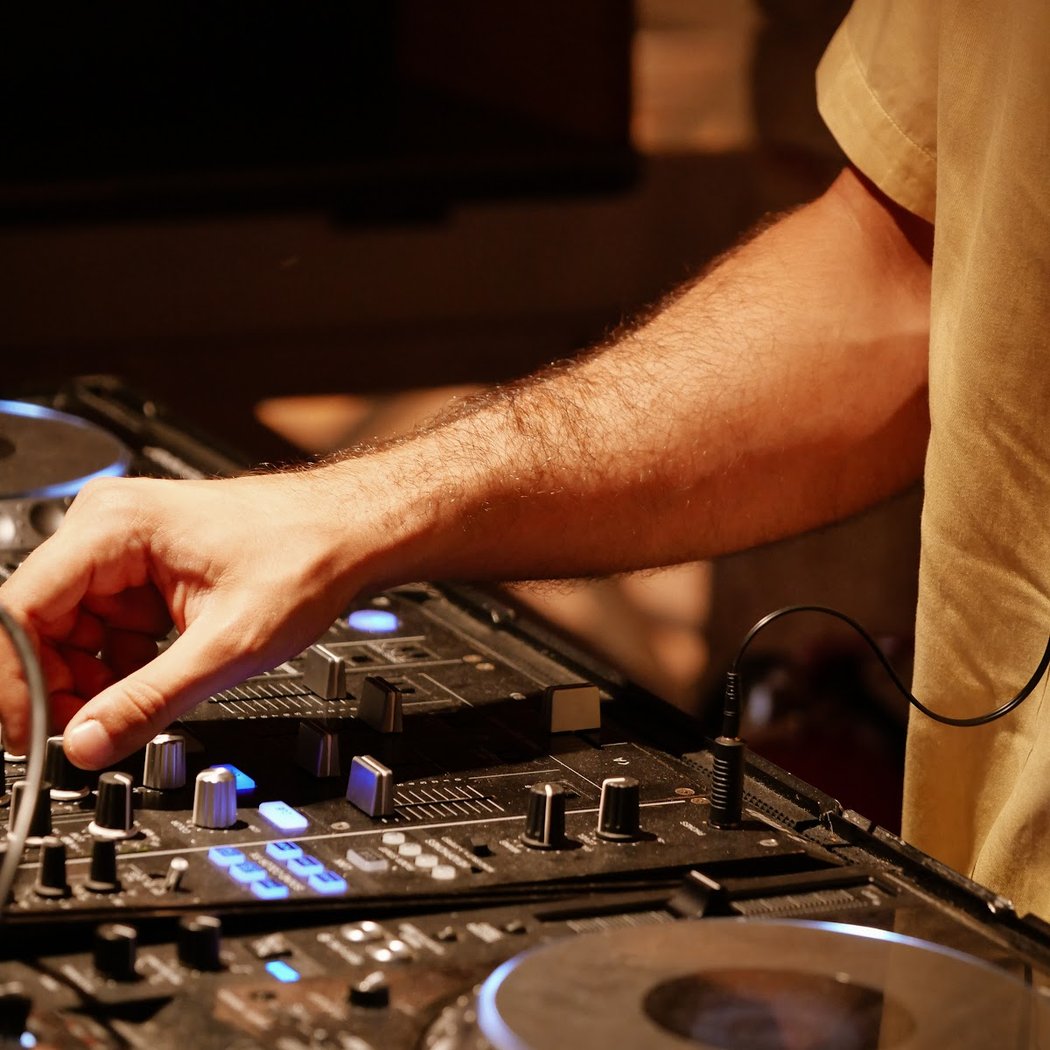 DJ SET MILA RAVNBO 1