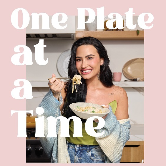 ONE PLATE AT A TIME - DEMI LOVATO BOOK LAUNCH & DISCUSSION 1