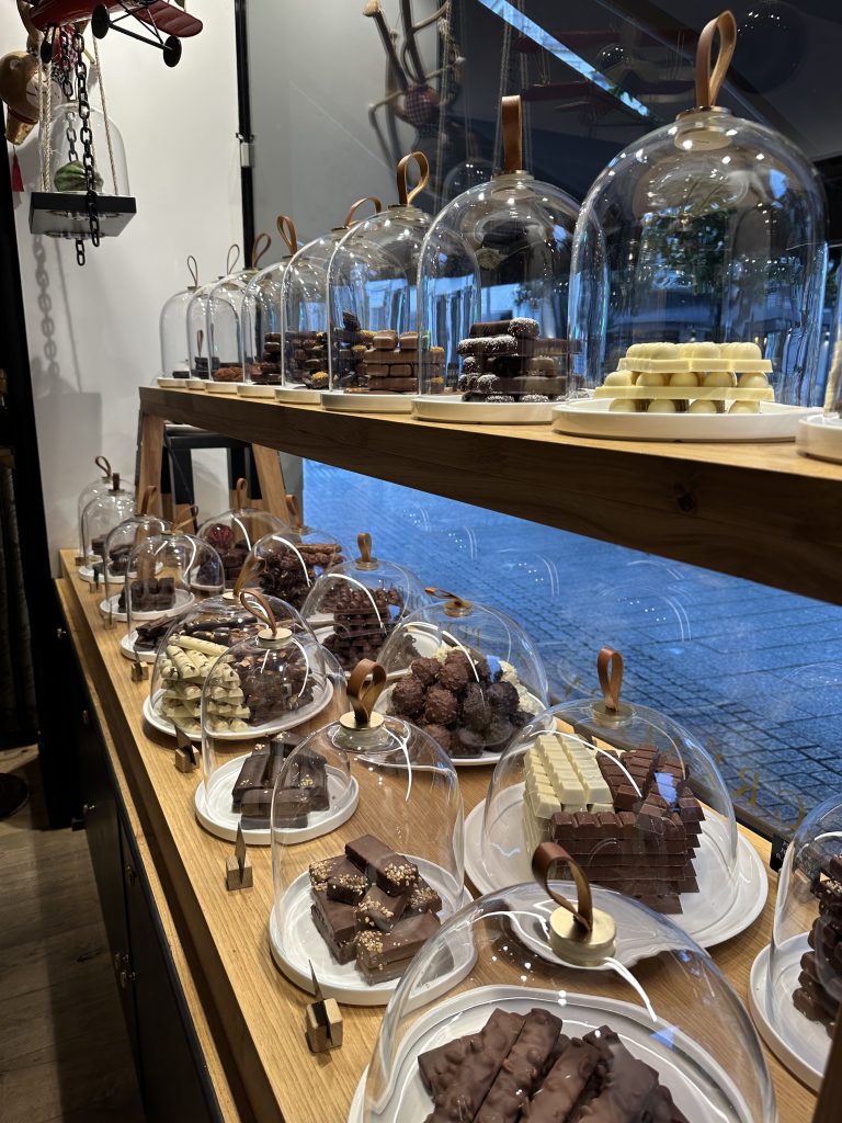 Chocolaterie Puyodebat - Salon de chocolat La Tasse à Moustache 2