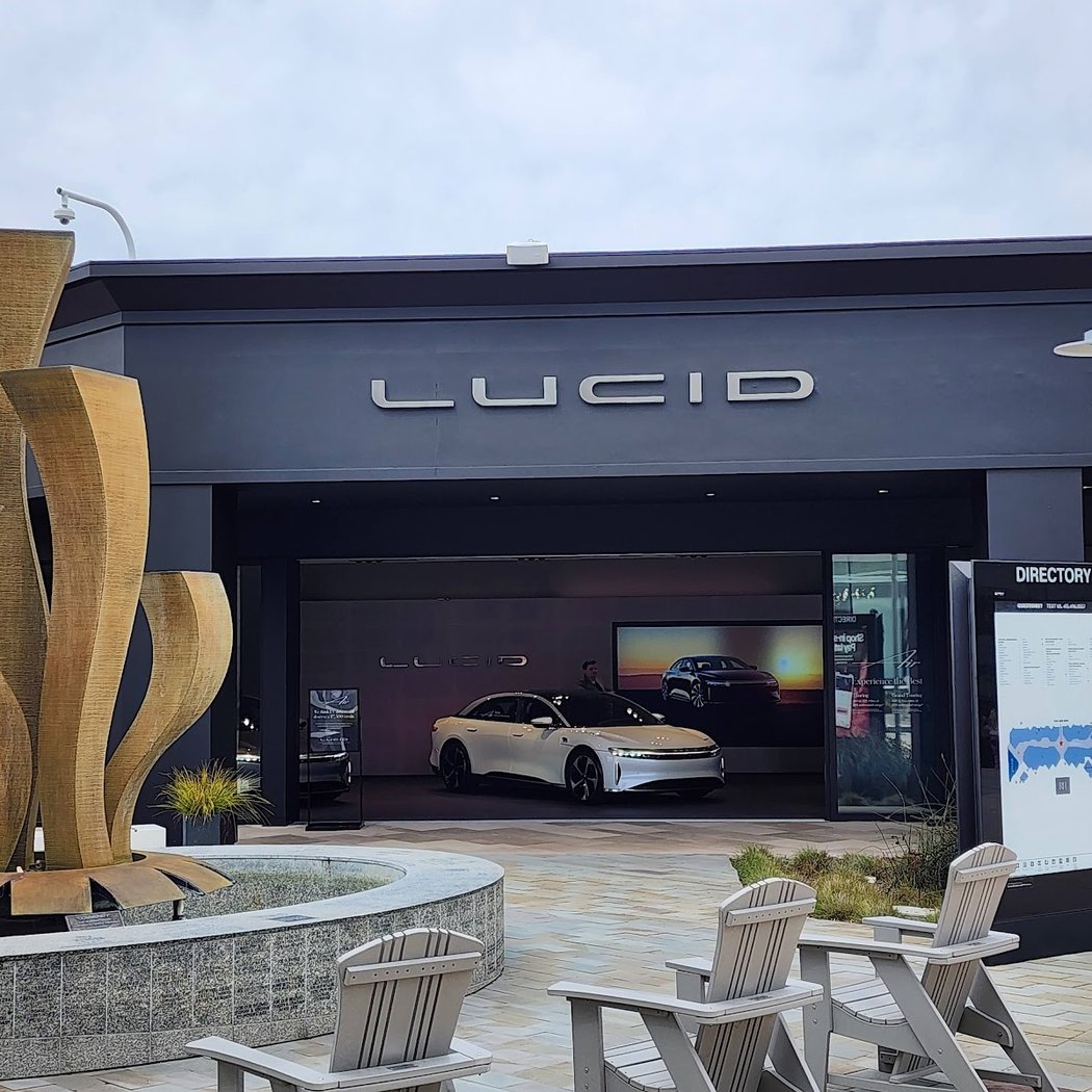 Lucid Studio The Village at Corte Madera 2