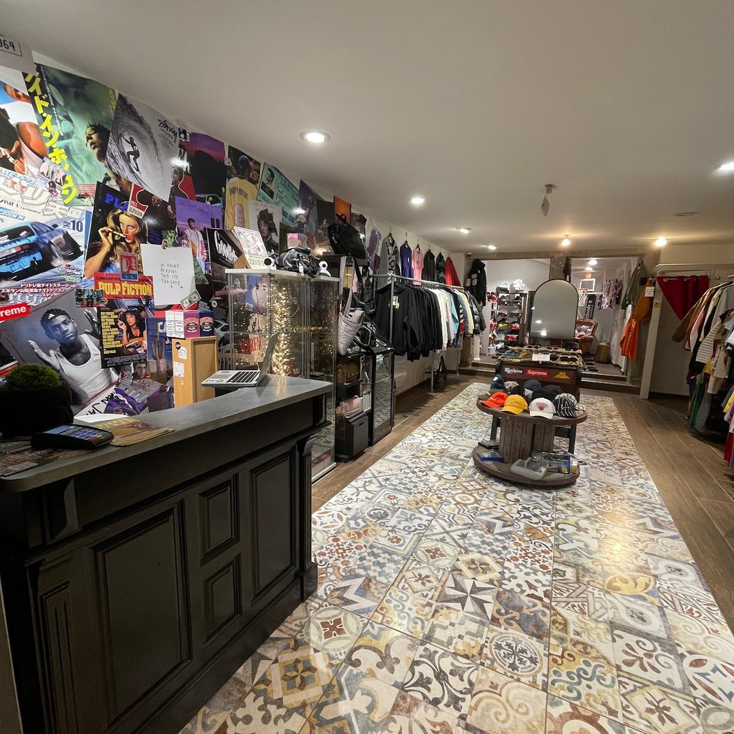 Les Pièces Vintage Store 3