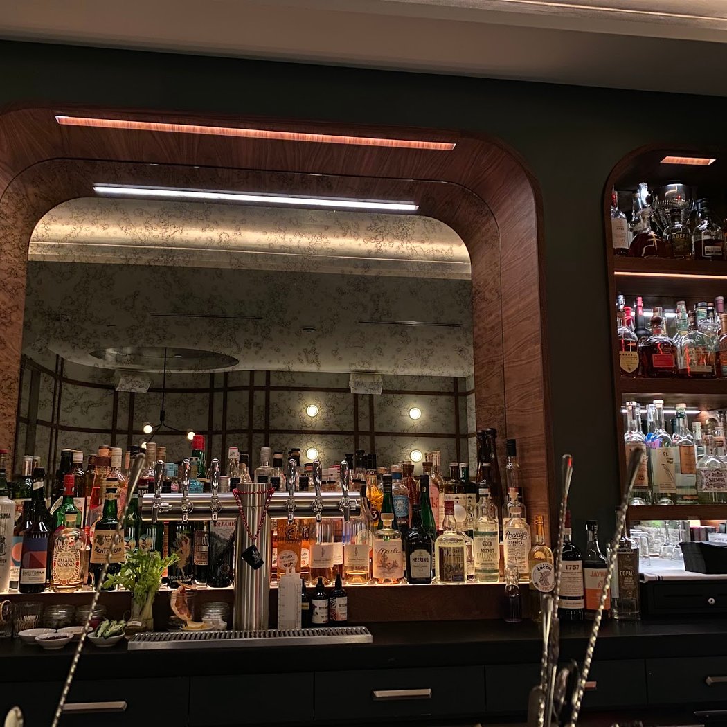 Bar Francis 3