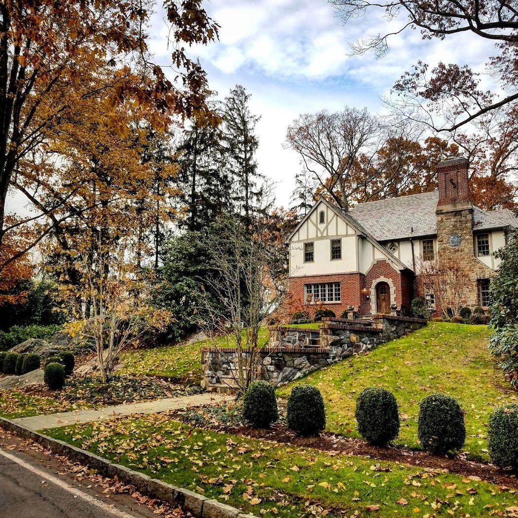 Larchmont 2