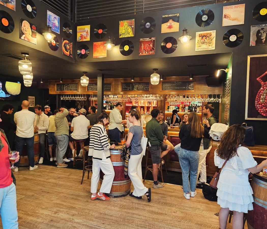 Molly's Pub Biarritz - Bar, Concerts & Sports 1