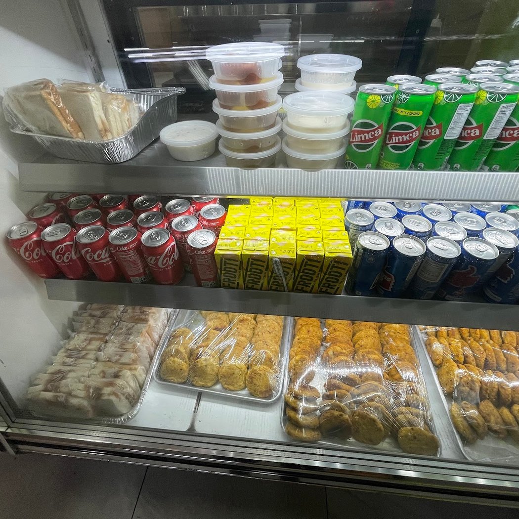 Desi Bites Cafe (S Richmond Hill) 3