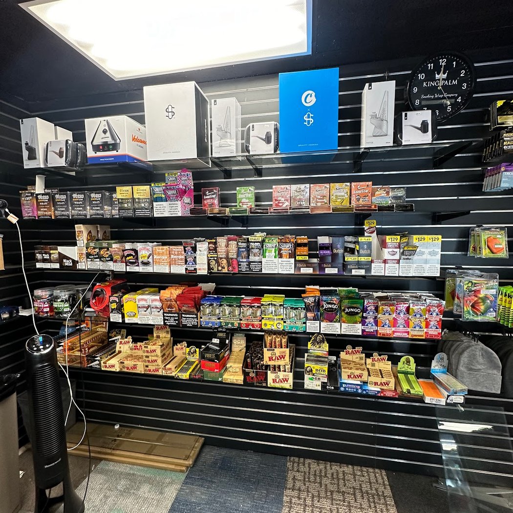 Hidden Gem Smoke Shop 2
