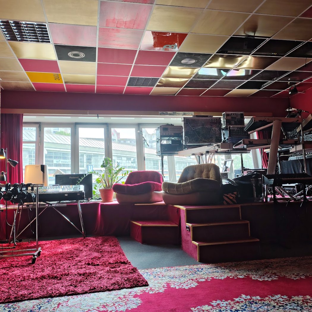 tipBerlin Synthie Lounge 3