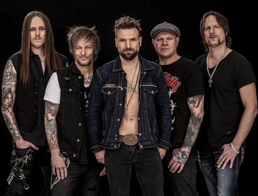 THE NEW ROSES + Support: MASSIVE WAGONS 1