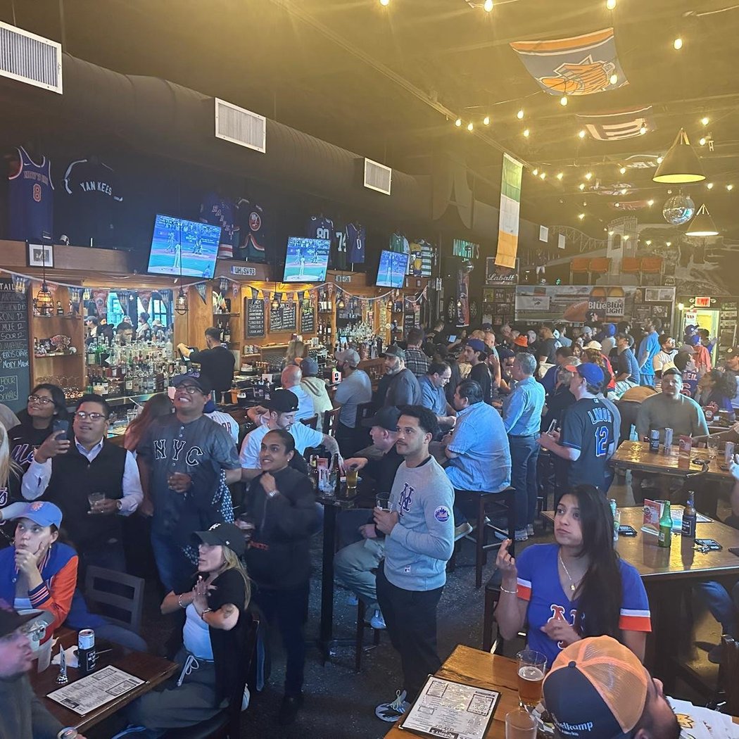 Murphy's Sports Bar 1