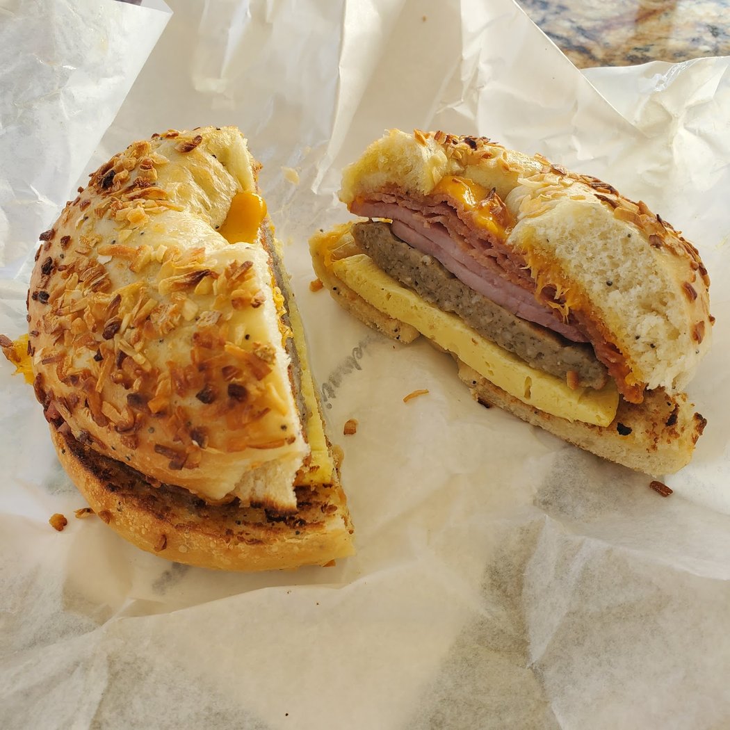 Willy's Bagels & Blends 1