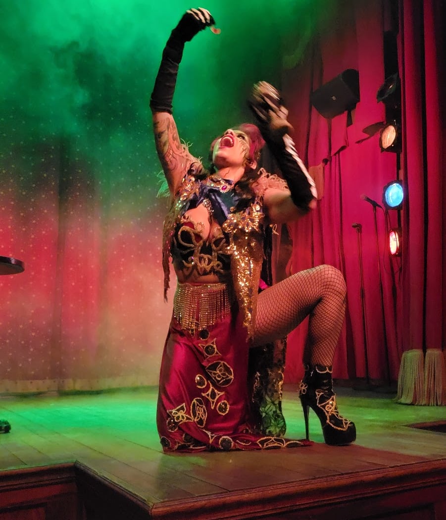 Hotsy Totsy Burlesque 1