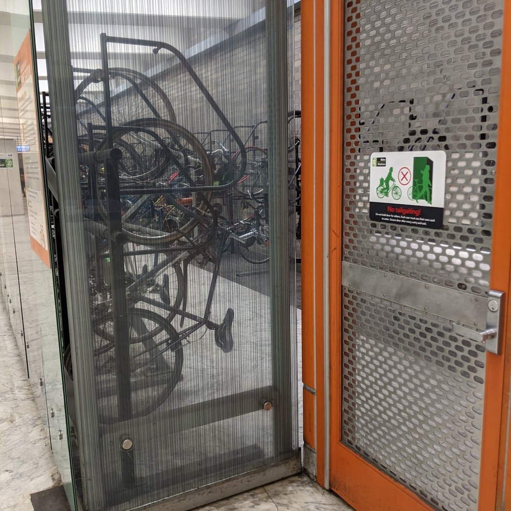 BikeLink : Civic Center Bike Station 3