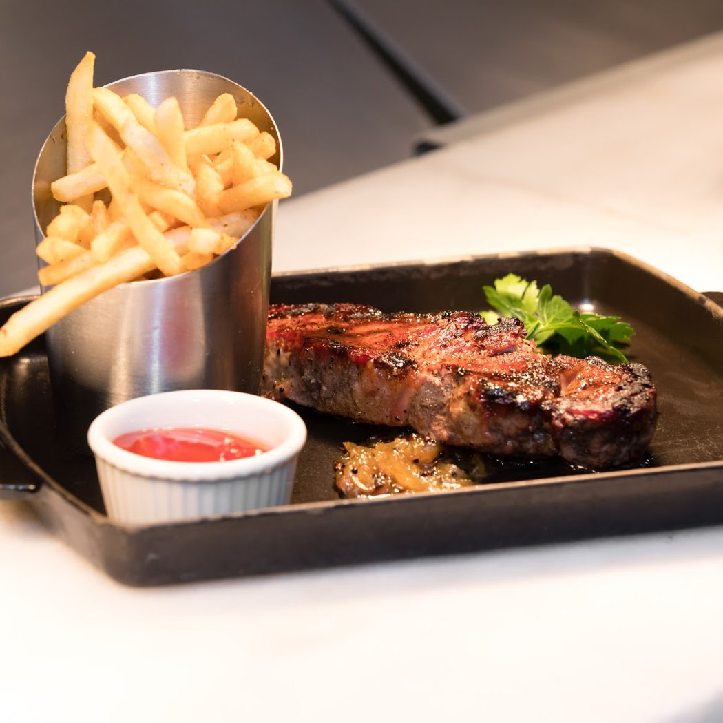 Rowland's Bar & Grill 3