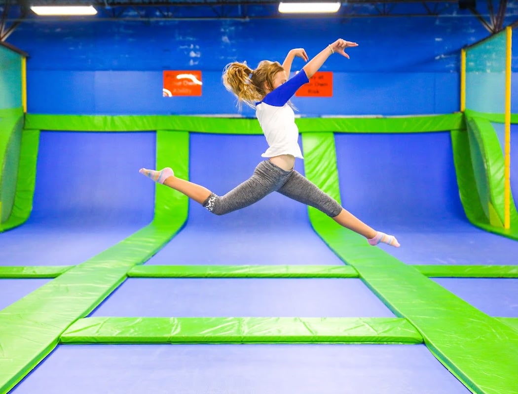 Jumping World 1
