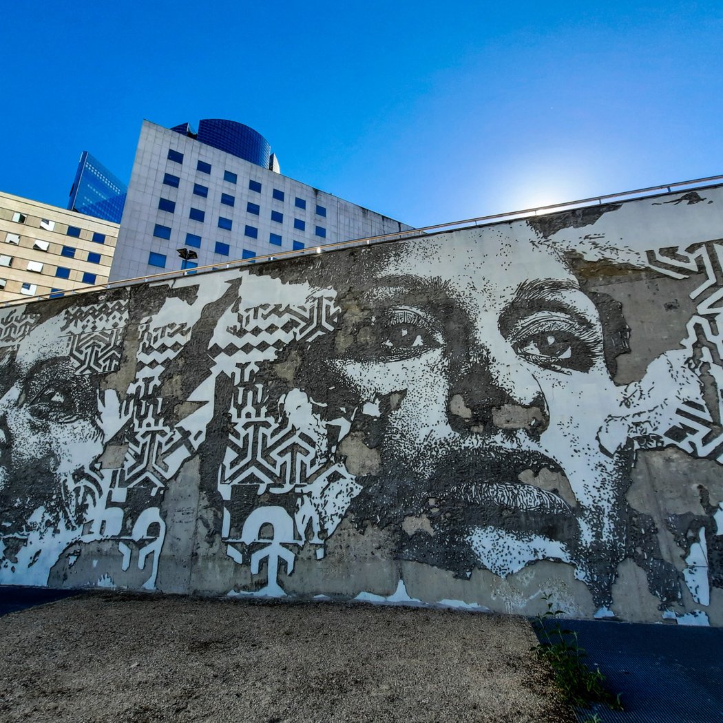 Scratching the surface - VHILS 1