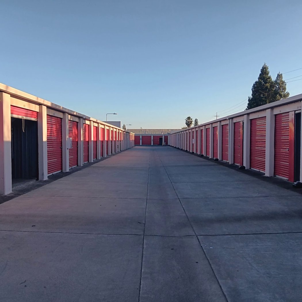 StorQuest Self Storage 2