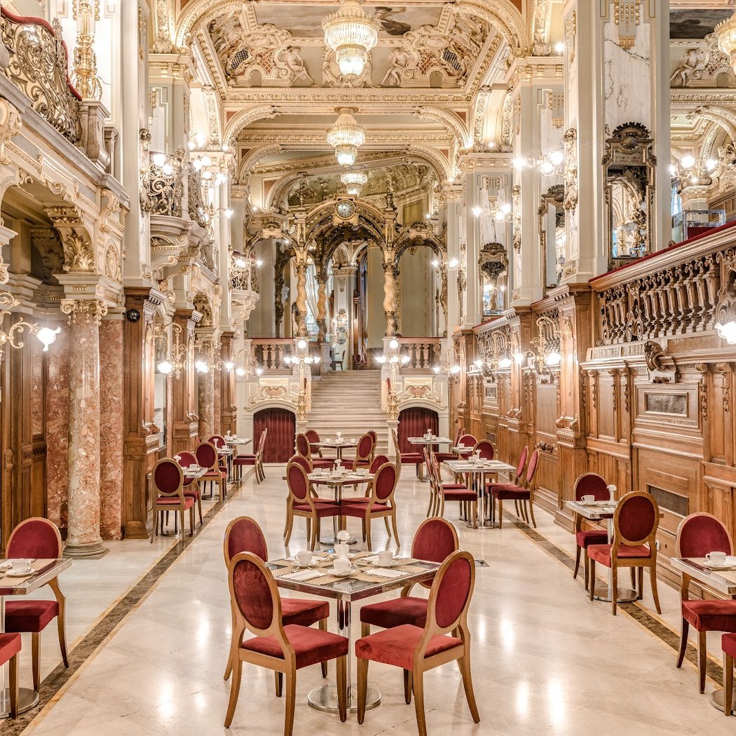New York Café 1